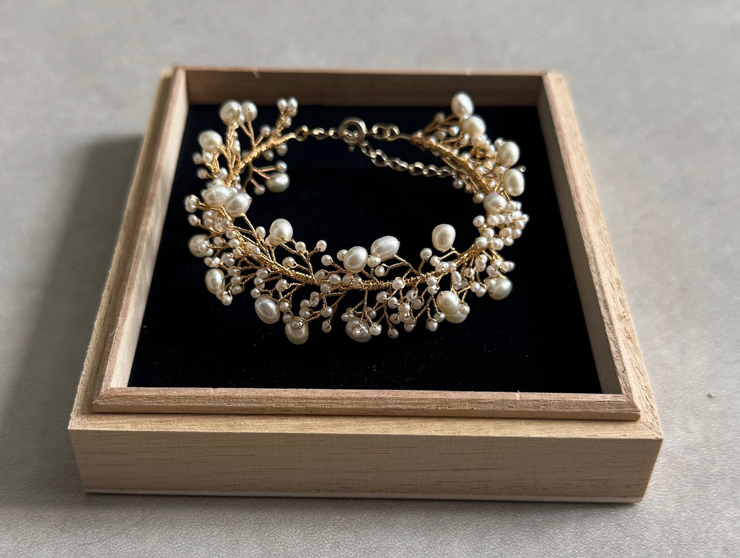 Lily Arch Bangle