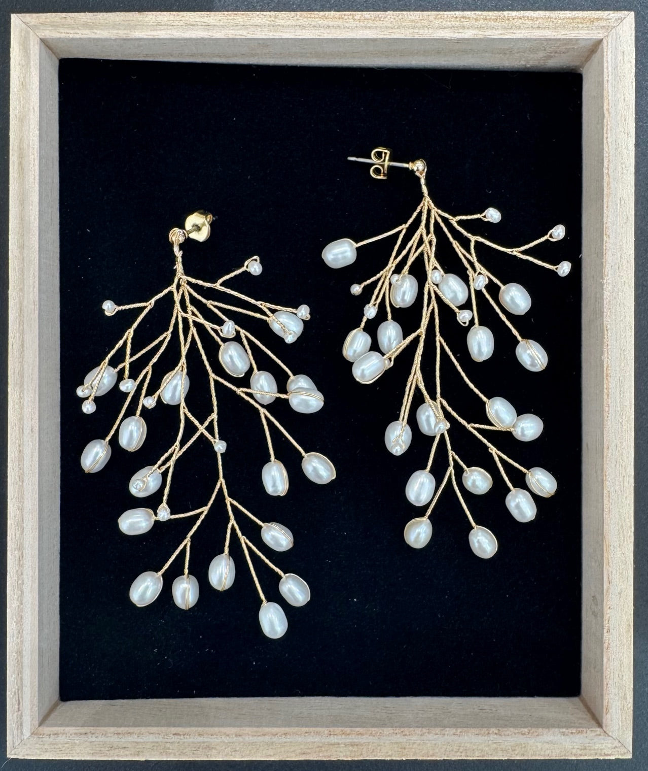 Lily Arch Pierced Earrings